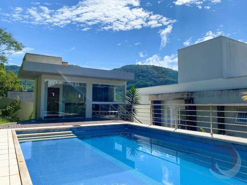 Casa alto padrão no Itacurubi com 4 suítes e 4 vagas - 560m²: 3ª foto da galeria de imagens do imóvel