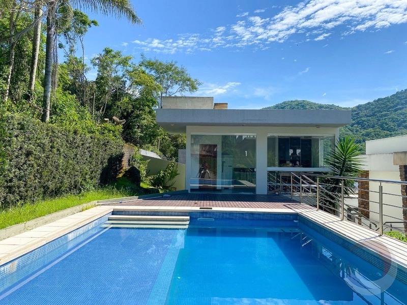 Casa alto padrão no Itacurubi com 4 suítes e 4 vagas - 560m²: 2ª foto da galeria de imagens do imóvel