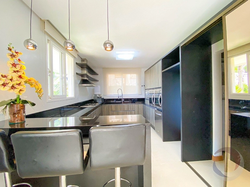 Casa alto padrão no Itacurubi com 4 suítes e 4 vagas - 560m²: 17ª foto da galeria de imagens do imóvel