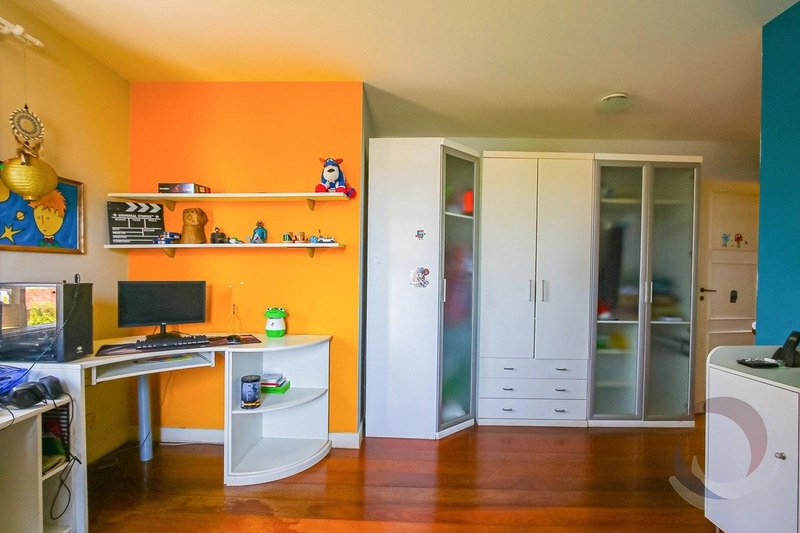 Casa na Lagoa da Conceição a venda com 5 dormitórios 3 suítes: 13ª foto da galeria de imagens do imóvel