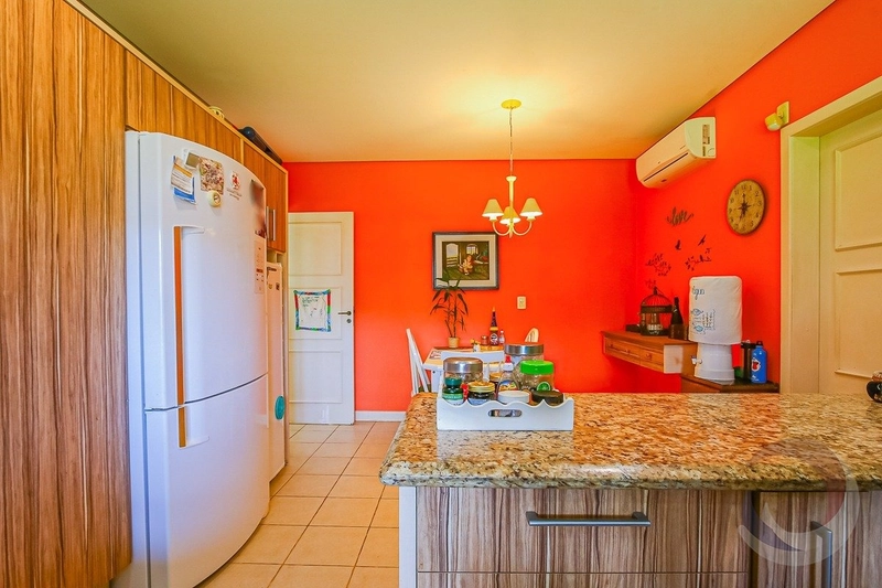 Casa na Lagoa da Conceição a venda com 5 dormitórios 3 suítes: 9ª foto da galeria de imagens do imóvel