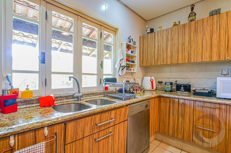 Casa na Lagoa da Conceição a venda com 5 dormitórios 3 suítes: 8ª foto da galeria de imagens do imóvel