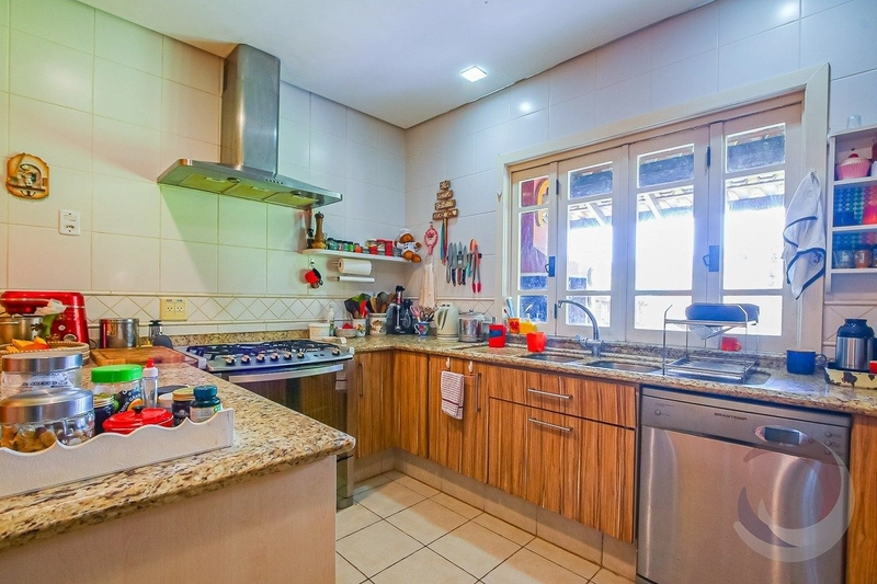Casa na Lagoa da Conceição a venda com 5 dormitórios 3 suítes: 7ª foto da galeria de imagens do imóvel