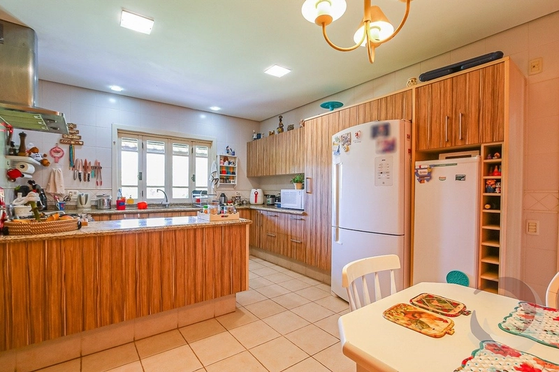 Casa na Lagoa da Conceição a venda com 5 dormitórios 3 suítes: 5ª foto da galeria de imagens do imóvel