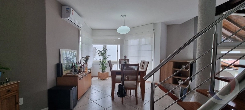 Casa em Cacupé em Condomínio fechado com 3 quartos 1 suíte e 2 vagas: 4ª foto da galeria de imagens do imóvel