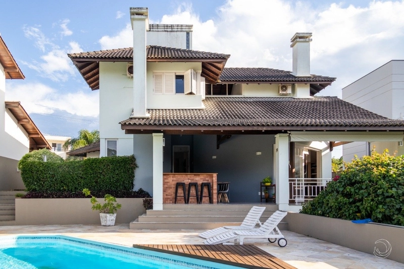 Casa em Cacupé  em Condomínio fechado com 3 quartos 1 suíte e 2 vagas: 3ª foto da galeria de imagens do imóvel