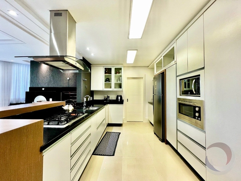 Apartamento em Coqueiros com 3 suítes 3 vagas Vista Mar: 24ª foto da galeria de imagens do imóvel