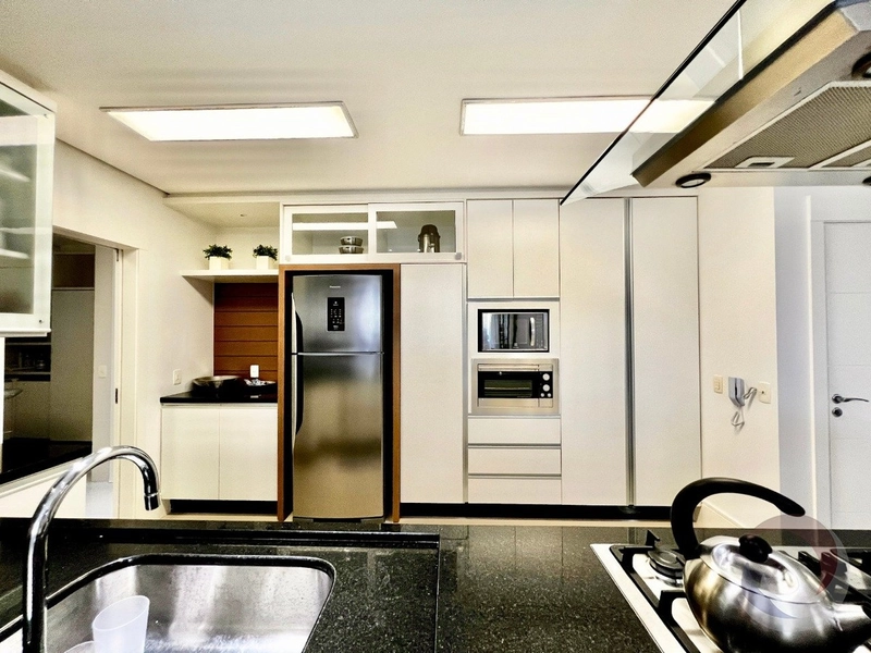 Apartamento em Coqueiros com 3 suítes 3 vagas Vista Mar: 23ª foto da galeria de imagens do imóvel