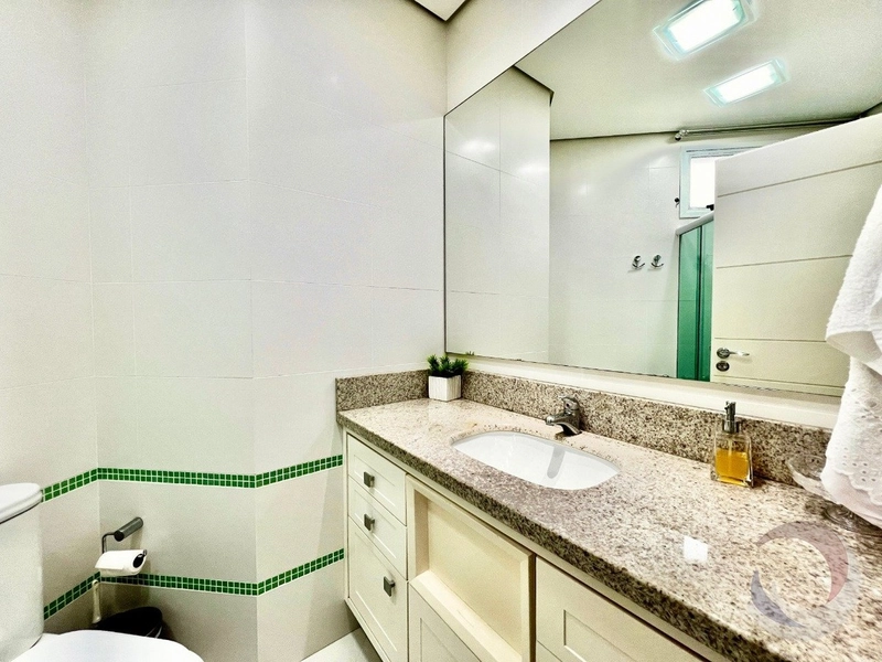 Apartamento em Coqueiros com 3 suítes 3 vagas Vista Mar: 31ª foto da galeria de imagens do imóvel