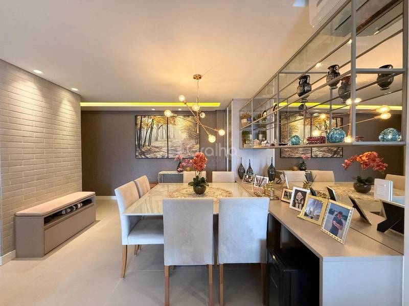 Apartamento na Agronômica com 3 dormitórios, sendo 1 suíte, 2 vagas: 5ª foto da galeria de imagens do imóvel