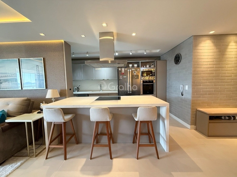 Apartamento na Agronômica com 3 dormitórios, sendo 1 suíte, 2 vagas: 4ª foto da galeria de imagens do imóvel