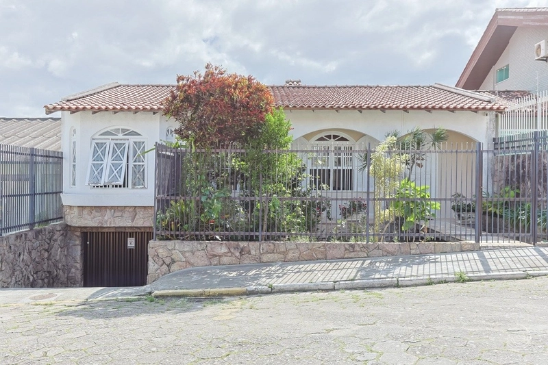 Casa à venda no Bom Abrigo  com 5 quartos sendo 2 suítes e 4 vagas: 33ª foto da galeria de imagens do imóvel