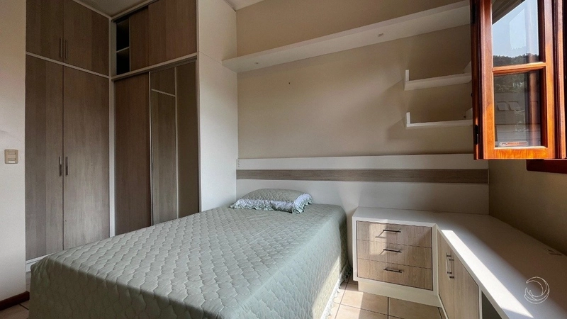 Casa residencial no Bairro Córrego Grande com 04 dormitórios 1 suíte: 15ª foto da galeria de imagens do imóvel
