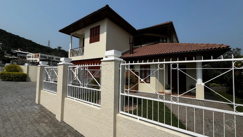 Casa residencial no Bairro Córrego Grande com 04 dormitórios 1 suíte: 44ª foto da galeria de imagens do imóvel