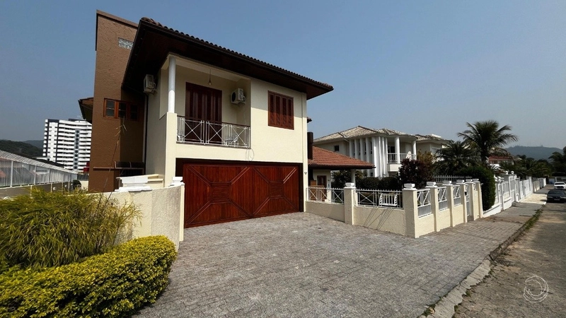 Casa residencial no Bairro Córrego Grande com 04 dormitórios 1 suíte: 50ª foto da galeria de imagens do imóvel