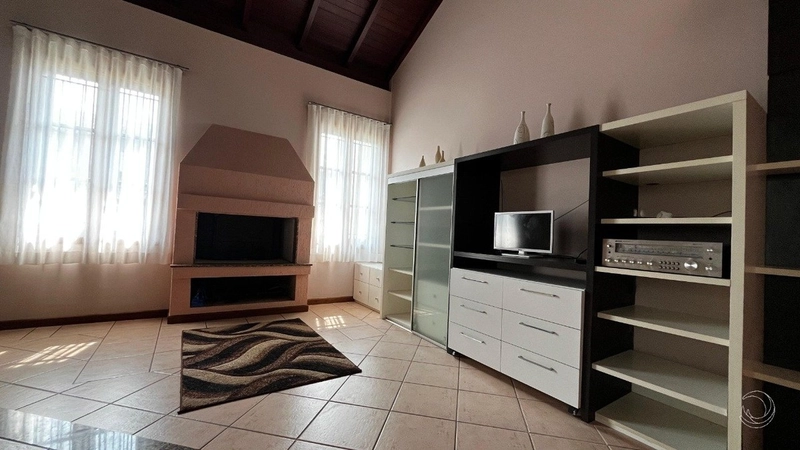 Casa residencial no Bairro Córrego Grande com 04 dormitórios 1 suíte: 3ª foto da galeria de imagens do imóvel