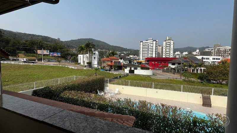 Casa residencial no Bairro Córrego Grande com 04 dormitórios 1 suíte: 29ª foto da galeria de imagens do imóvel