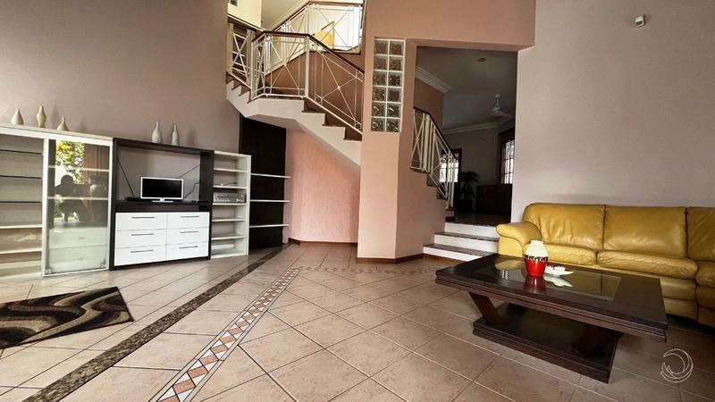 Casa residencial no Bairro Córrego Grande com 04 dormitórios 1 suíte: 2ª foto da galeria de imagens do imóvel