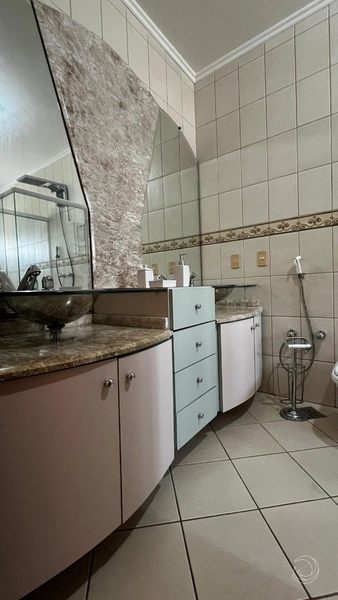 Casa residencial no Bairro Córrego Grande com 04 dormitórios 1 suíte: 30ª foto da galeria de imagens do imóvel