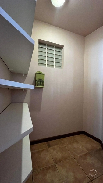 Casa residencial no Bairro Córrego Grande com 04 dormitórios 1 suíte: 49ª foto da galeria de imagens do imóvel