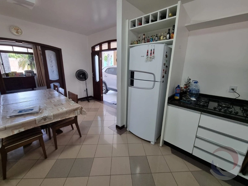 Casa no Caríanos a venda com 4 quartos 1 suíte e 4 vagas - 270 m²: 5ª foto da galeria de imagens do imóvel