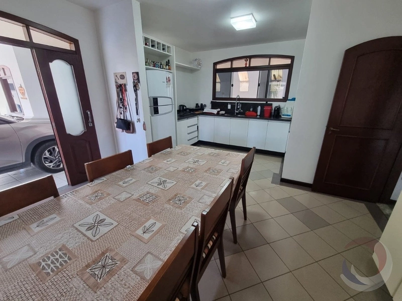 Casa no Caríanos a venda com 4 quartos 1 suíte e 4 vagas - 270 m²: 4ª foto da galeria de imagens do imóvel