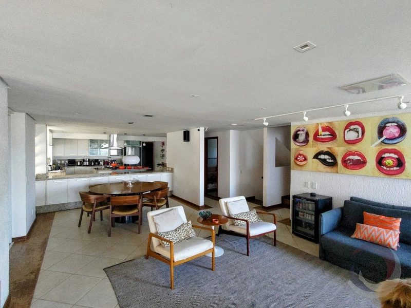 Casa no João Paulo com 6 dormitórios, sendo 2 suítes. 4 vagas: 14ª foto da galeria de imagens do imóvel