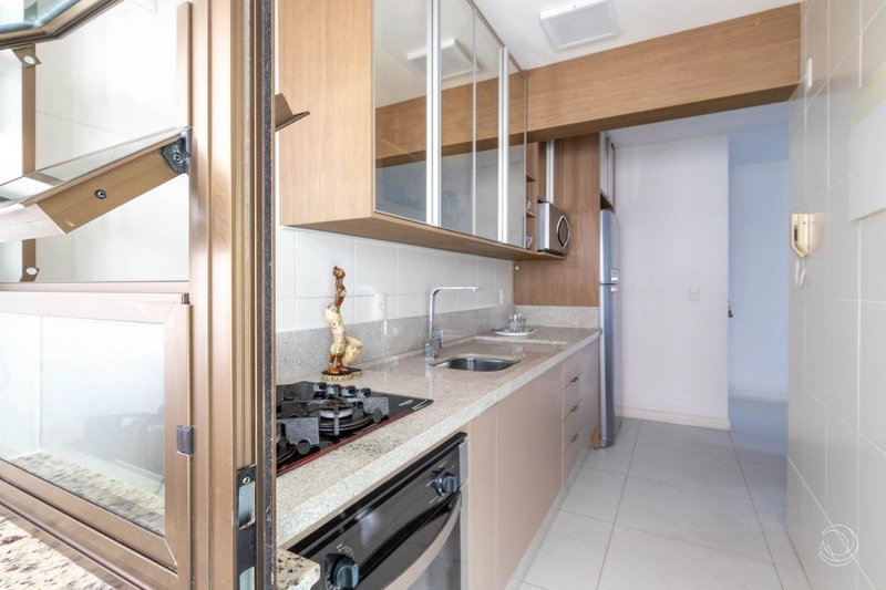 Apartamento na Agronômica com 2 dormitórios, sendo 1 suíte e 2 vagas: 14ª foto da galeria de imagens do imóvel