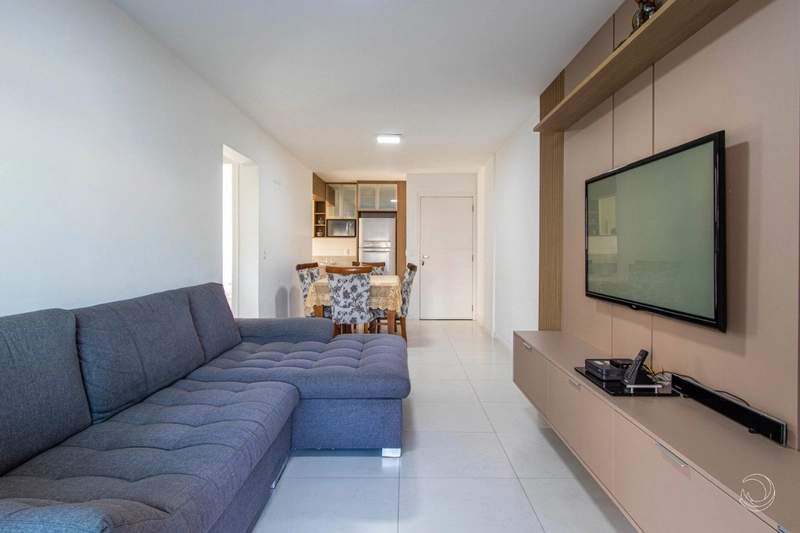 Apartamento na Agronômica com 2 dormitórios, sendo 1 suíte e 2 vagas: 4ª foto da galeria de imagens do imóvel