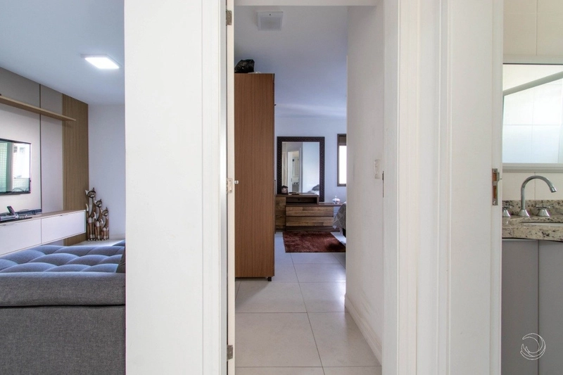 Apartamento na Agronômica com 2 dormitórios, sendo 1 suíte e 2 vagas: 26ª foto da galeria de imagens do imóvel