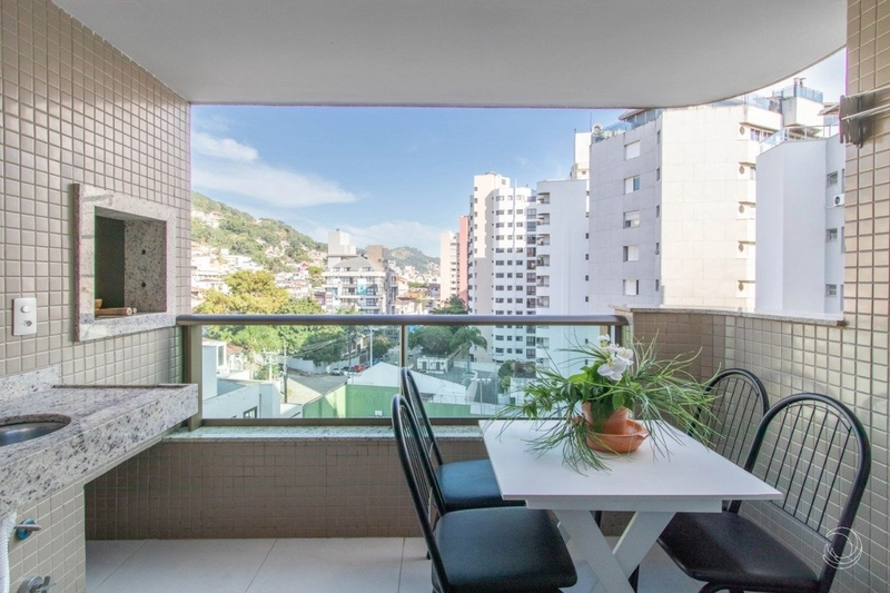 Apartamento na Agronômica com 2 dormitórios, sendo 1 suíte e 2 vagas: 7ª foto da galeria de imagens do imóvel