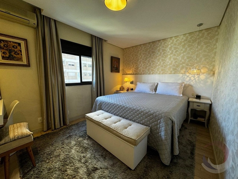 Apartamento no Centro com 4 dormitórios, sendo 2 suítes e 2 vagas: 16ª foto da galeria de imagens do imóvel