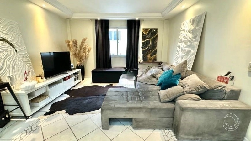 Apartamento no Centro com 2 dormitórios, sendo 1 suíte e 1 vg - 91 m²: 2ª foto da galeria de imagens do imóvel