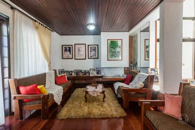 Casa no Itaguaçu a venda com 4 dormitórios sendo 2 suítes 2 vagas: 1ª foto da galeria de imagens do imóvel