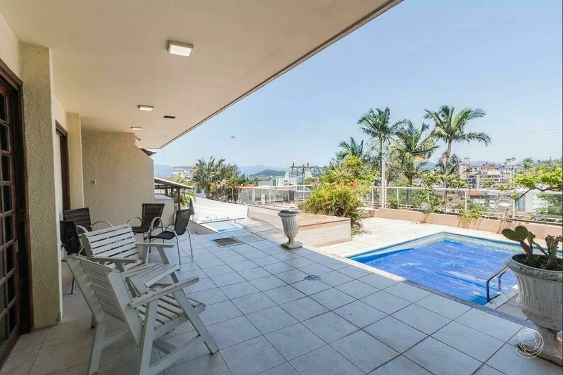 Casa no Itaguaçu a venda com 4 dormitórios sendo 2 suítes 2 vagas: 28ª foto da galeria de imagens do imóvel