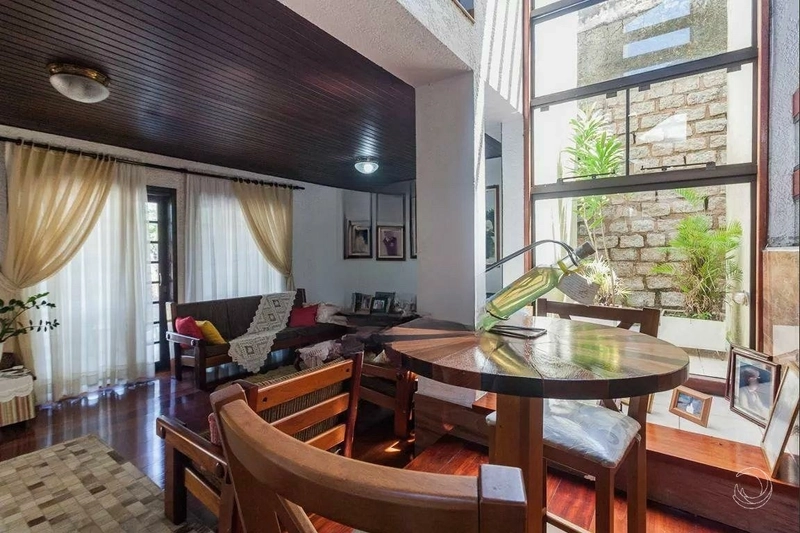 Casa no Itaguaçu a venda com 4 dormitórios sendo 2 suítes 2 vagas: 5ª foto da galeria de imagens do imóvel