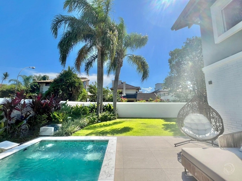 Casa residencial em Jurerê Internacional com 6 suítes e 4 vagas: 10ª foto da galeria de imagens do imóvel