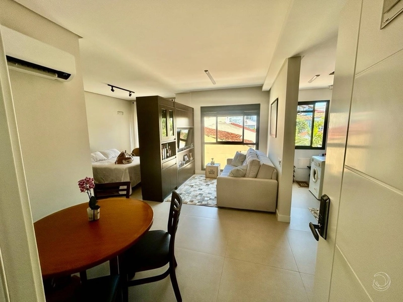 Apartamento em Coqueiros novo com 1 dormitórios e 1 vaga: 1ª foto da galeria de imagens do imóvel
