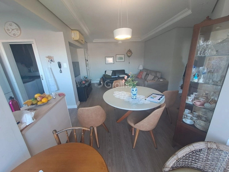 Apartamento em Coqueiros com 2 dormitórios, sendo 1 suítes e 1 vaga: 3ª foto da galeria de imagens do imóvel