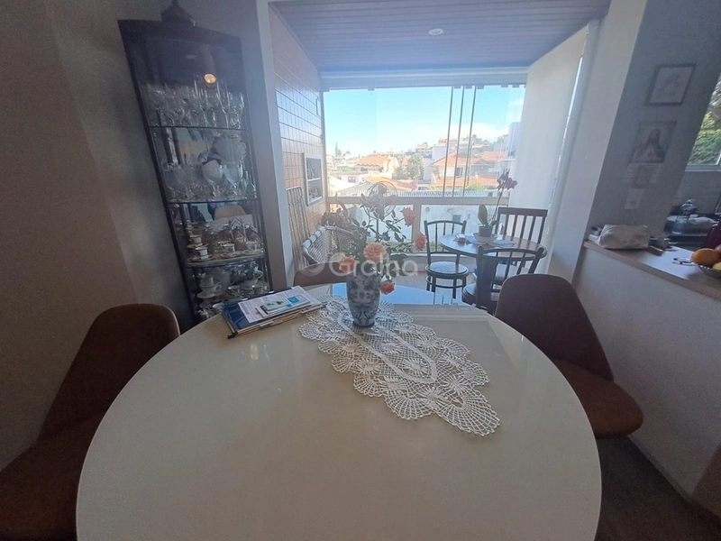 Apartamento em Coqueiros com 2 dormitórios, sendo 1 suítes e 1 vaga: 4ª foto da galeria de imagens do imóvel