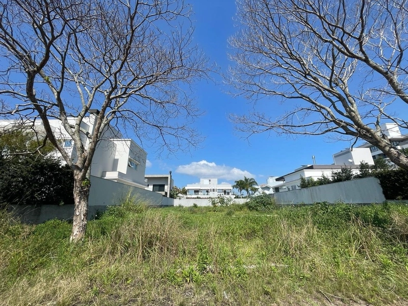 Terreno a venda em Jurere internacional 775m² de área: 2ª foto da galeria de imagens do imóvel