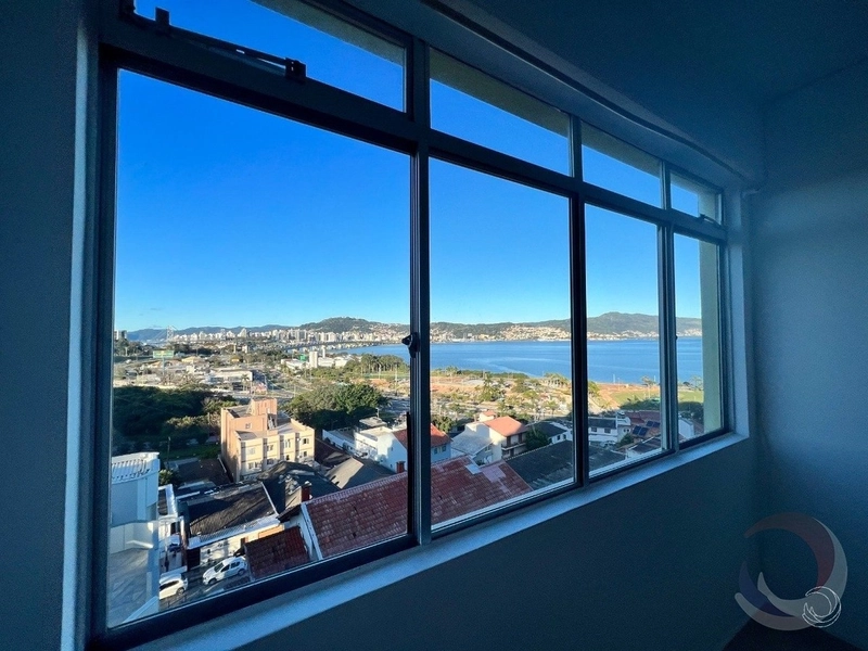 Apartamento em Coqueiros com 3 dormitórios 1 suíte e 1 vaga- 92m²: 1ª foto da galeria de imagens do imóvel