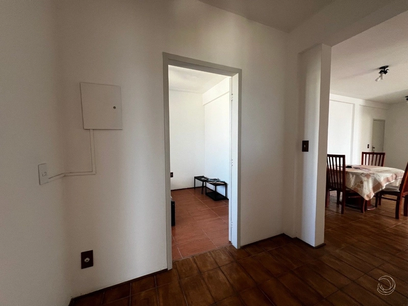 Apartamento em Coqueiros com 3 dormitórios 1 suíte e 1 vaga- 92m²: 7ª foto da galeria de imagens do imóvel
