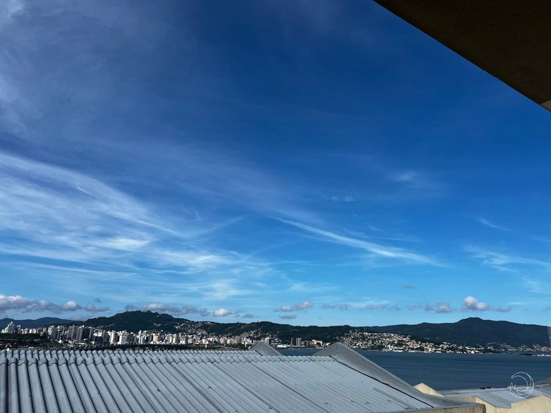 Apartamento em Coqueiros com 3 dormitórios 1 suíte e 1 vaga- 92m²: 3ª foto da galeria de imagens do imóvel