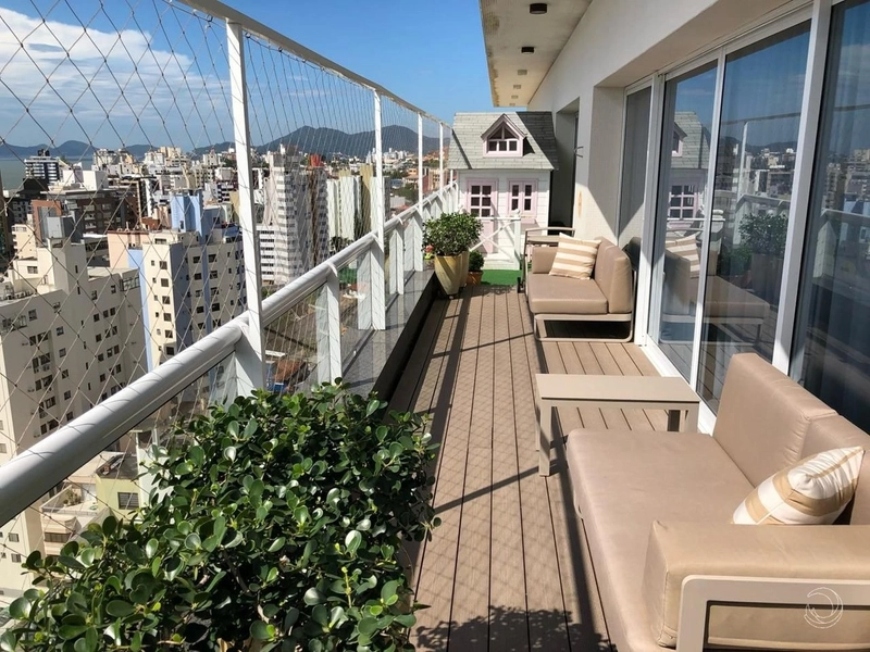 Cobertura no Centro com 04 dormitórios, sendo 04 suítes e 4 vagas: 1ª foto da galeria de imagens do imóvel