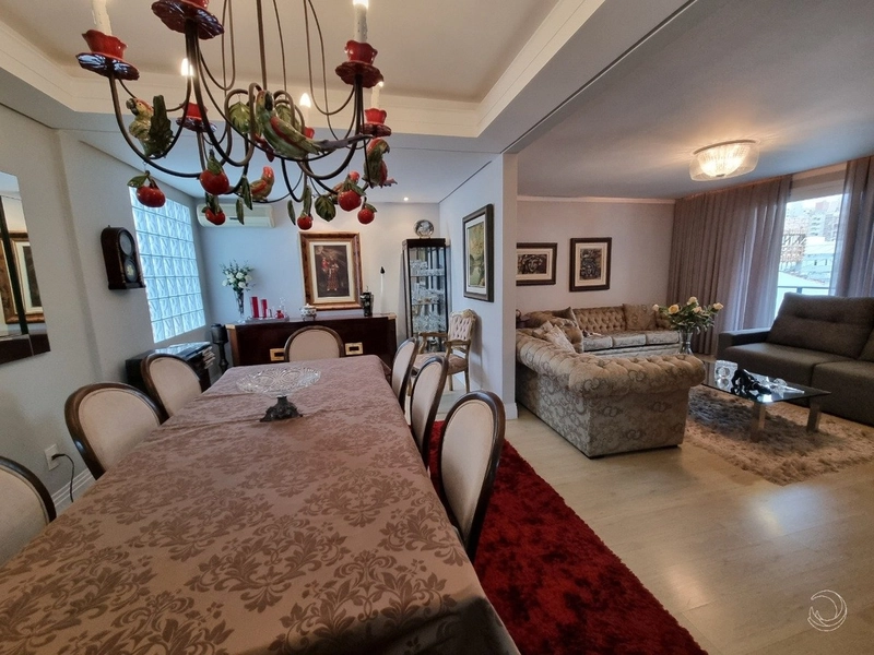 Casa no Centro de Florianópolis a venda com 3 dormitórios 1 suíte 2 vg: 2ª foto da galeria de imagens do imóvel
