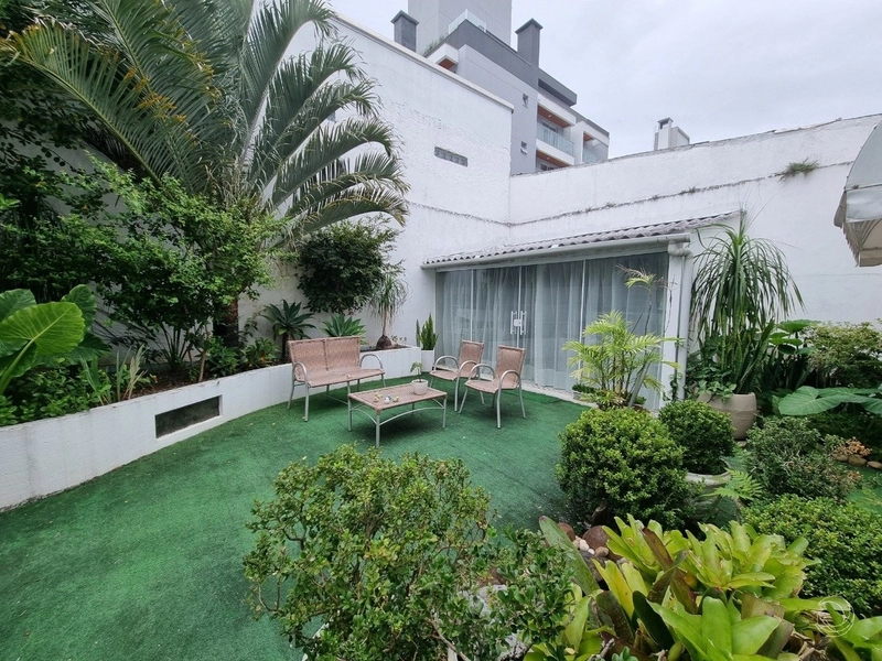 Casa no Centro de Florianópolis a venda com 3 dormitórios 1 suíte 2 vg: 10ª foto da galeria de imagens do imóvel