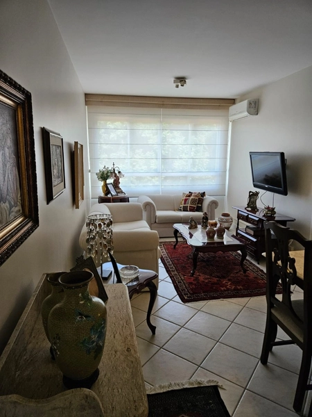 Apartamento em Coqueiros com 03 dormitórios e 1 vaga - 74,85 m²: 2ª foto da galeria de imagens do imóvel