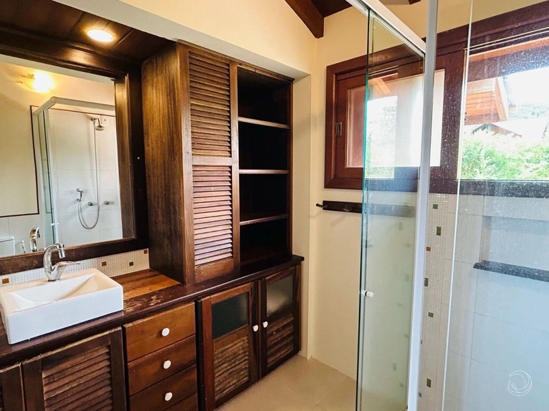Casa no Campeche com 5 dormitórios, sendo 1 suíte e 4 banheiros: 18ª foto da galeria de imagens do imóvel