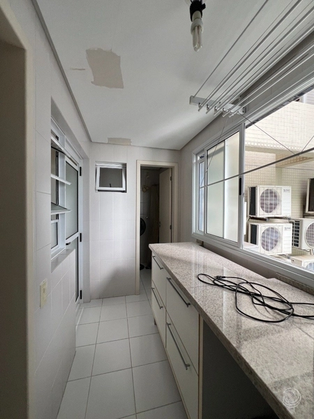 Apartamento na Beira Mar com 3 dormitórios, sendo 3 suítes e 2 vagas: 30ª foto da galeria de imagens do imóvel